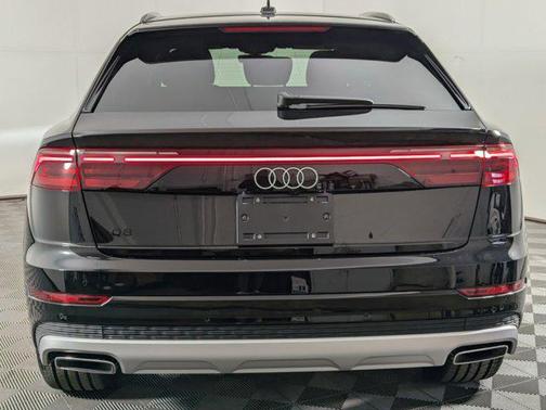 2025 Audi Q8 55 Premium
