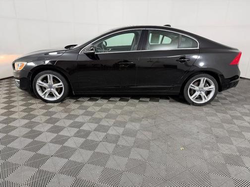 Onyx Black Metallic 2016 Volvo S60 T5 Premier