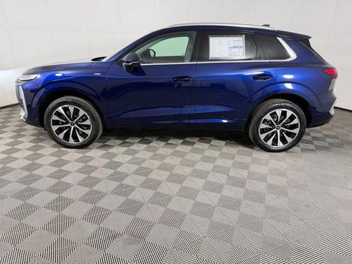 Navarra Blue Metallic 2026 Audi Q3 S line