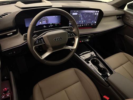 0E0E 2026 Audi Q3 S line