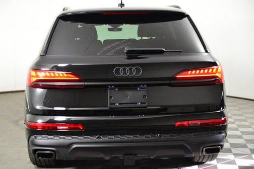 2025 Audi Q7 45 Premium Plus