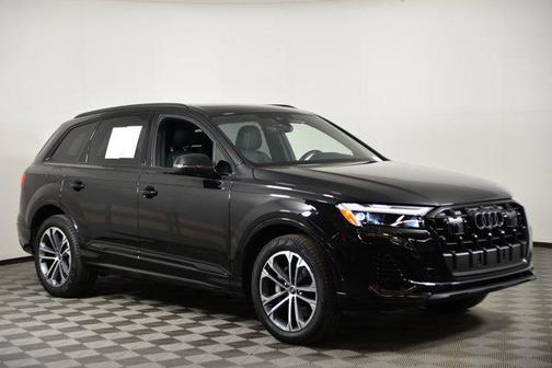 2025 Audi Q7 45 Premium Plus