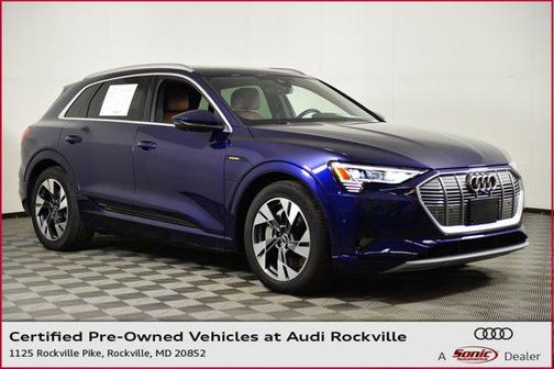 2022 Audi e-tron Premium Plus