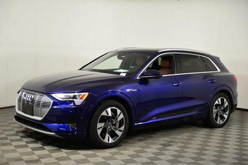 2022 Audi e-tron Premium Plus
