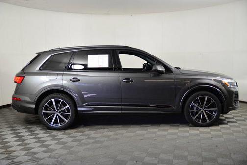 2025 Audi Q7 45 Premium Plus