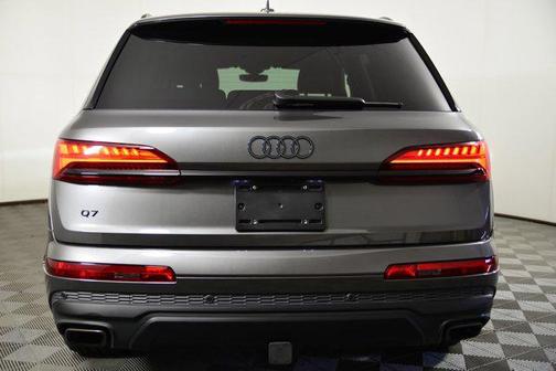 2025 Audi Q7 45 Premium Plus