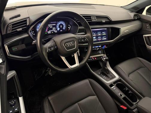Mythos Black Metallic 2021 Audi Q3 40 Premium