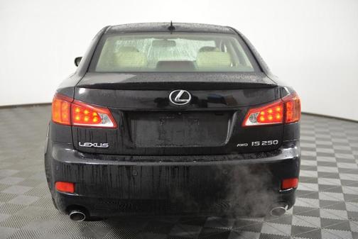 Photo 4 of 30 of 2009 Lexus IS 250