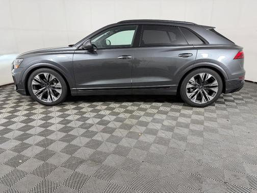Daytona Gray Pearl 2026 Audi Q8 Premium Plus