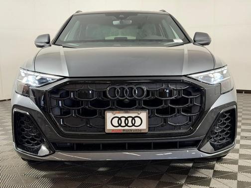 Daytona Gray Pearl 2026 Audi Q8 Premium Plus