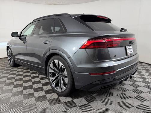 Daytona Gray Pearl 2026 Audi Q8 Premium Plus