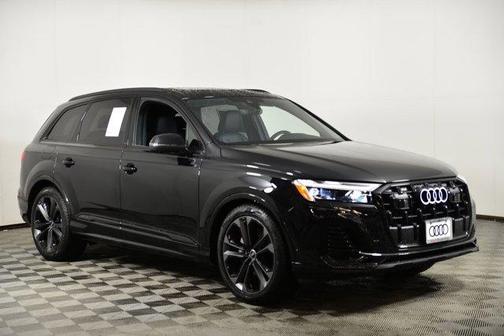 Mythos Black Metallic 2026 Audi Q7 PLUS
