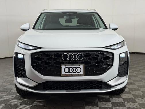 Glacier White Metallic 2026 Audi Q3 S line