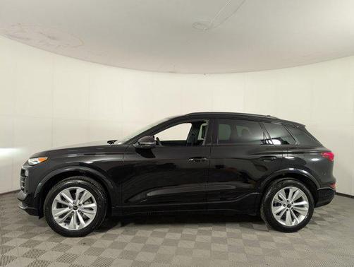 2025 Audi Q6 e-tron Premium