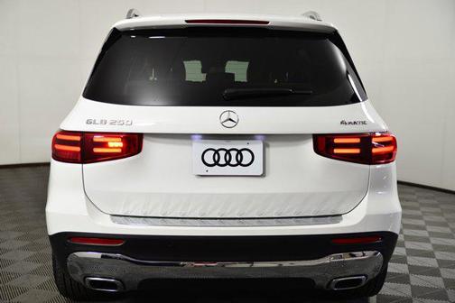 2025 Mercedes-Benz GLB 250 4MATIC