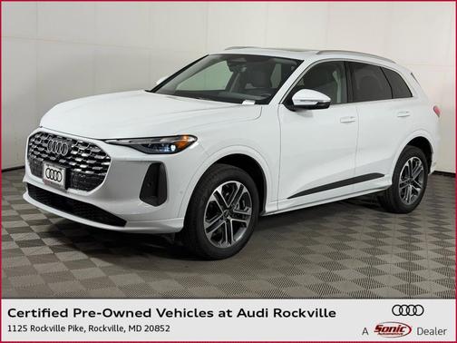 Glacier White Metallic 2025 Audi Q5 2.0T quattro Premium