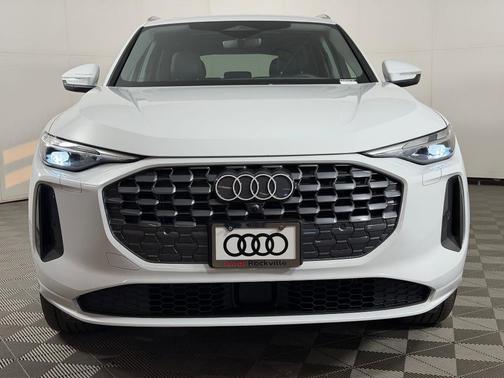 Glacier White Metallic 2025 Audi Q5 2.0T quattro Premium