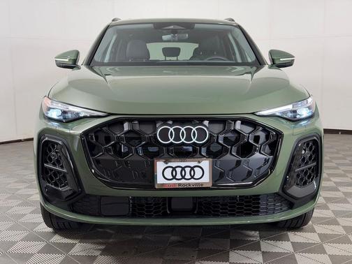 Green Metallic 2026 Audi Q5 PLUS