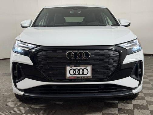 Glacier White Metallic 2022 Audi Q4 e-tron 50 Prestige