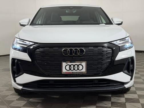 Glacier White Metallic 2022 Audi Q4 e-tron 50 Prestige