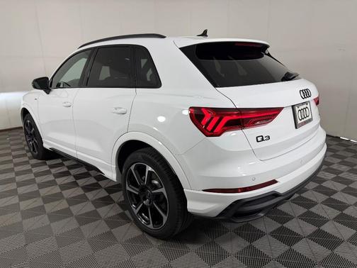 Arkona White 2025 Audi Q3 45 S line Premium Plus