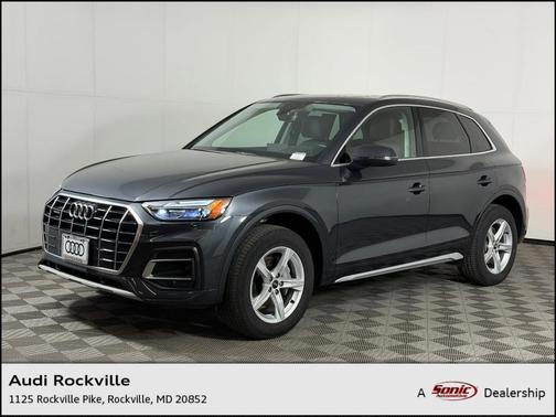 Manhattan Gray Metallic 2023 Audi Q5 40 Premium