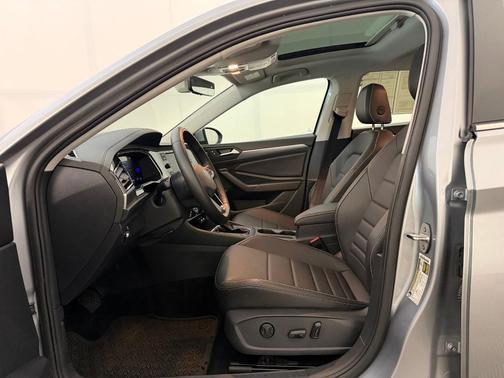 Pyrite Silver Metallic 2024 Volkswagen Jetta 1.5T SE