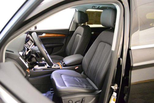2022 Audi Q5 45 S line Premium
