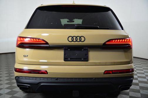 2025 Audi Q7 45 Premium Plus