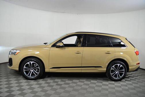 2025 Audi Q7 45 Premium Plus