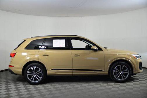 2025 Audi Q7 45 Premium Plus