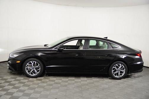 2022 Hyundai SONATA SEL