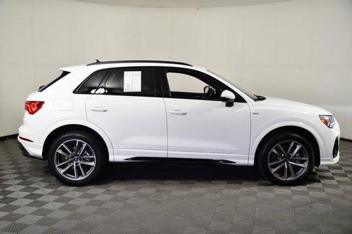 2025 Audi Q3 Premium 45 TFSI S line quattro Tiptronic