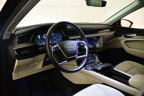 2022 Audi e-tron Premium quattro