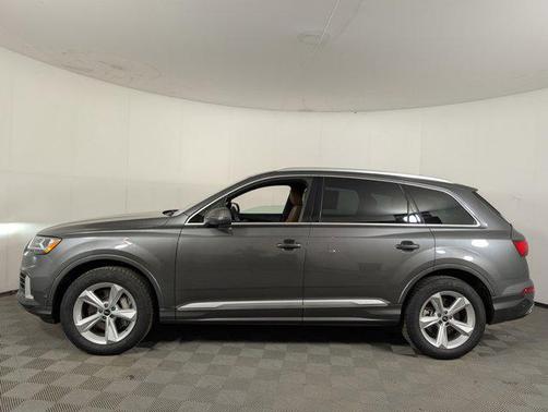 2022 Audi Q7 45 Premium