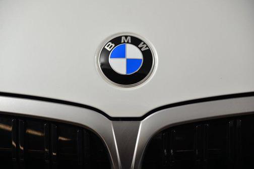 2024 BMW 330 i