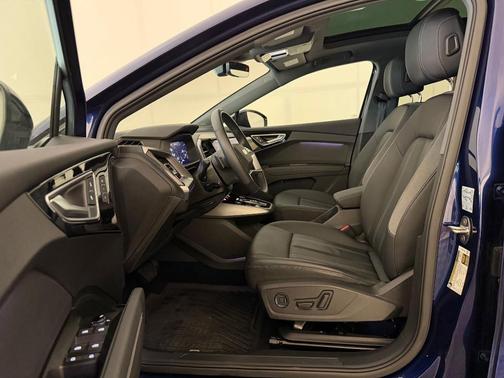 Navarra Blue Metallic 2023 Audi Q4 e-tron 50 Prestige