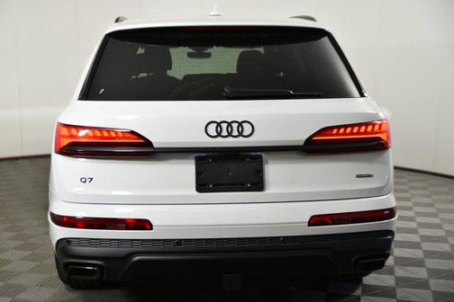 2025 Audi Q7 45 Premium Plus