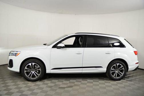 2025 Audi Q7 45 Premium Plus