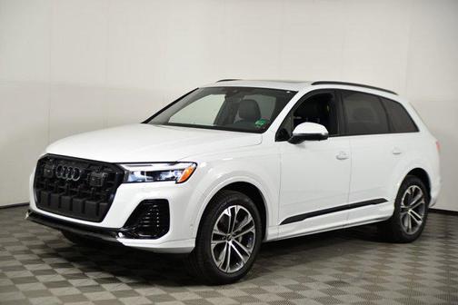 2025 Audi Q7 45 Premium Plus