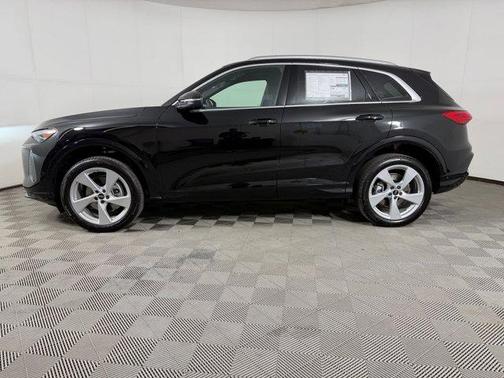 0E0E 2026 Audi Q5 PLUS