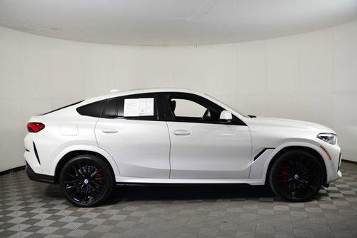 2023 BMW X6 M50i