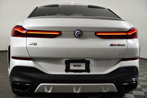 2023 BMW X6 M50i
