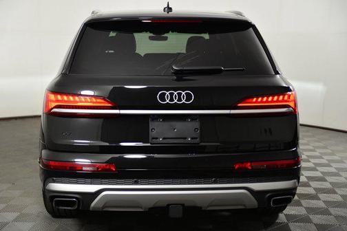 2025 Audi Q7 45 Premium