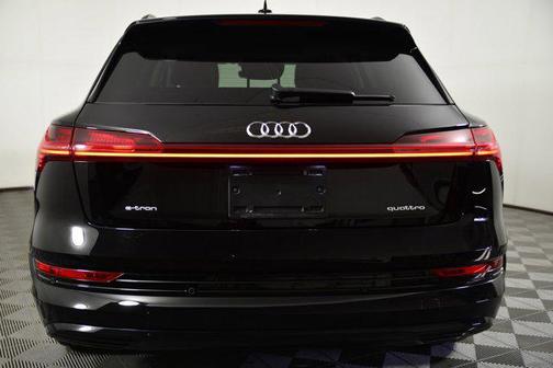 2021 Audi e-tron Premium