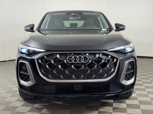 Mythos Black Metallic 2026 Audi Q5 Sportback PLUS