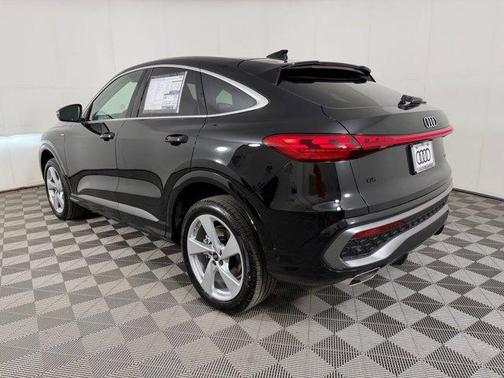 Mythos Black Metallic 2026 Audi Q5 Sportback PLUS