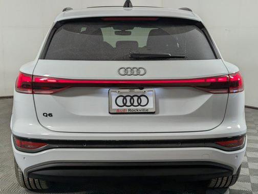 2025 Audi Q6 e-tron Premium Plus quattro