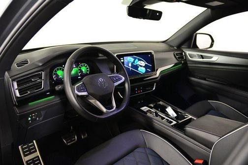 2025 Volkswagen Atlas Cross Sport 2.0T SEL Premium