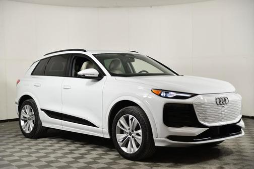 Glacier White Metallic 2025 Audi Q6 e-tron Premium